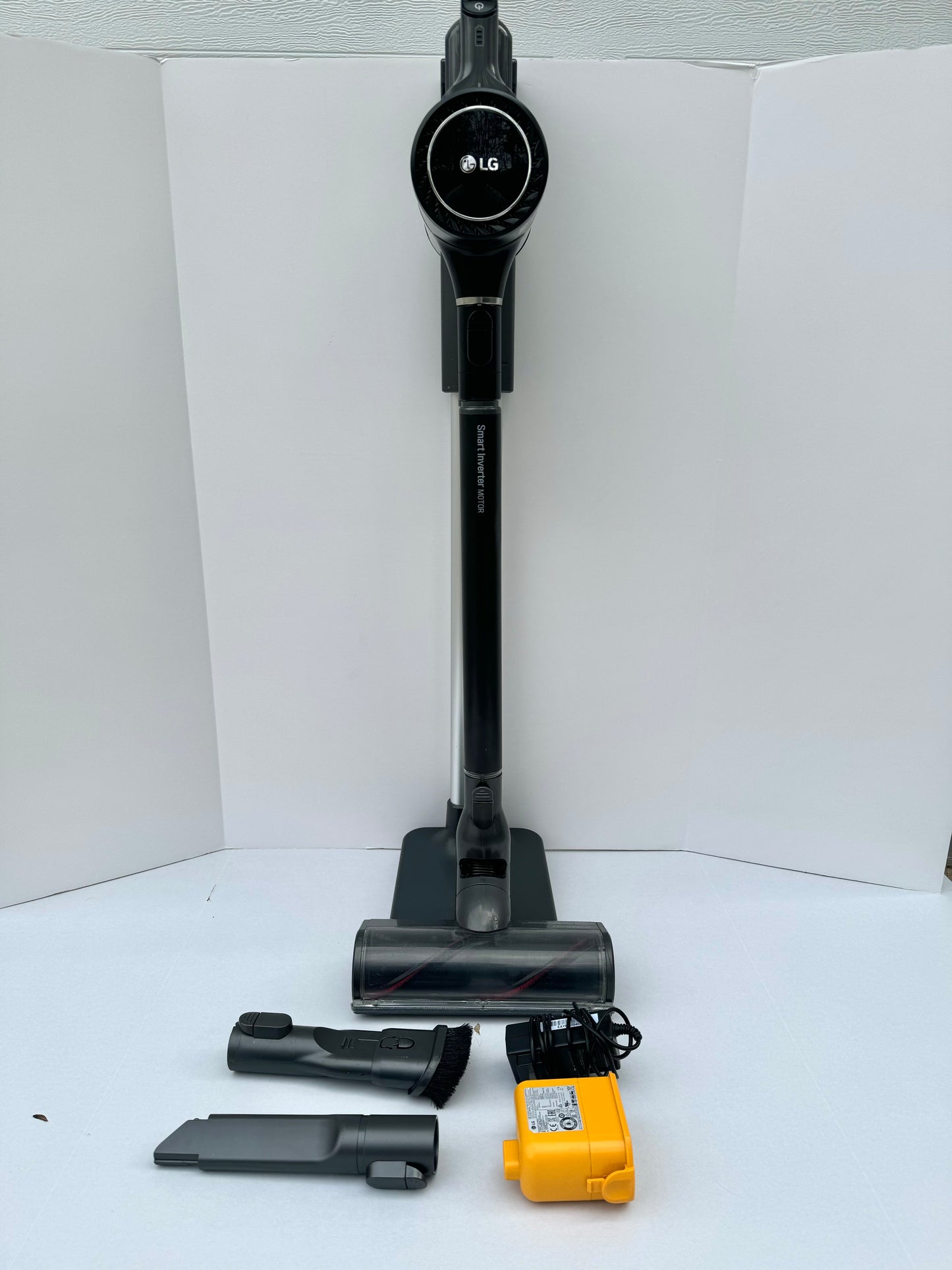 LG cordzero pet black a916bm