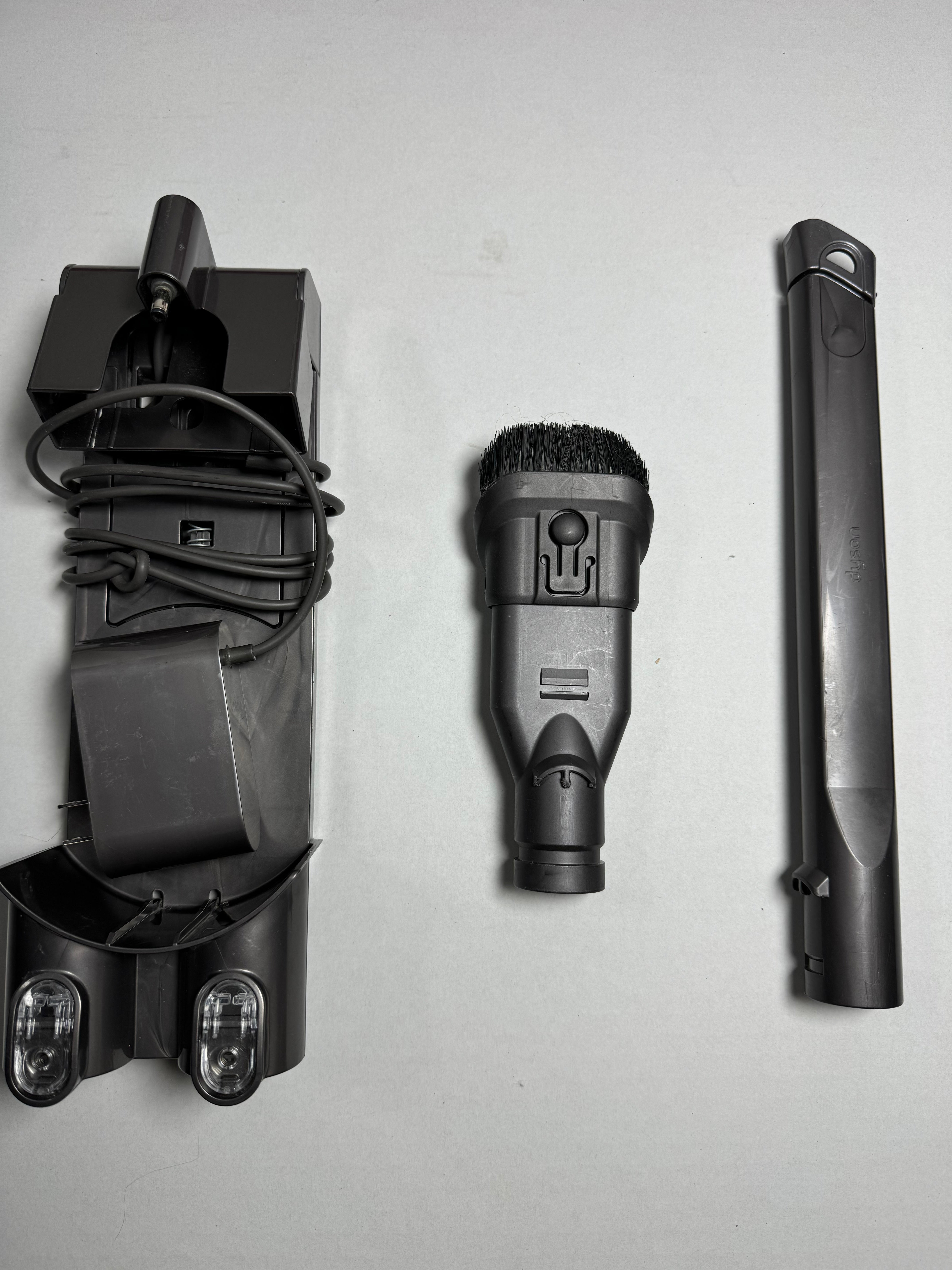 Dyson V6 Animal Cordless Stick Vacuum - Thumbnail 5