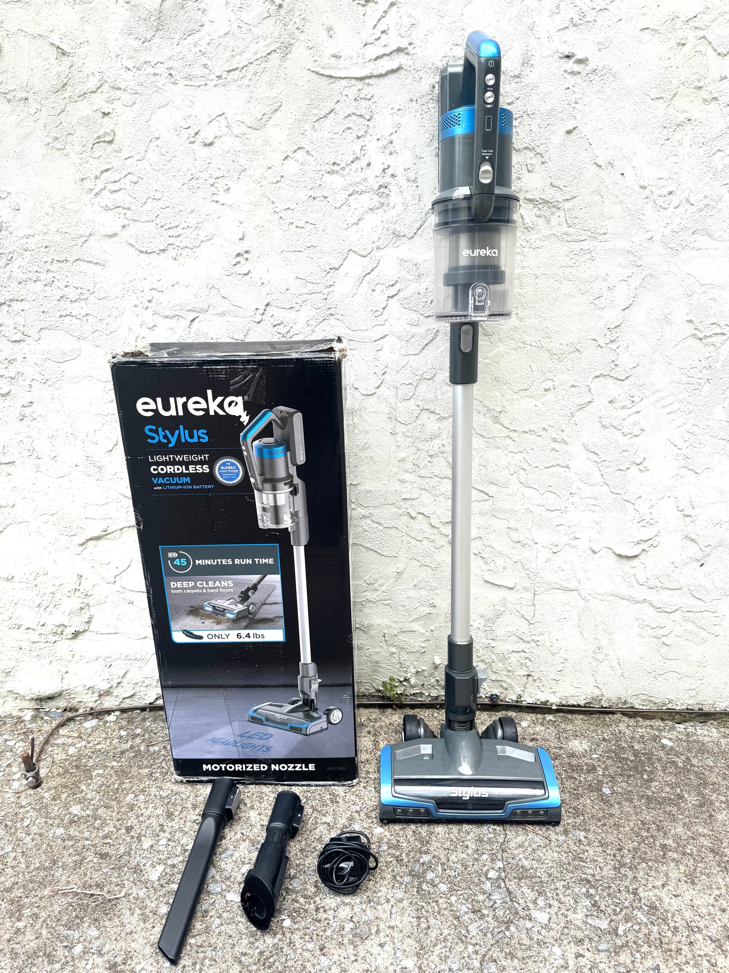 Eureka Stylus  NEC380 cordless stick vacuum